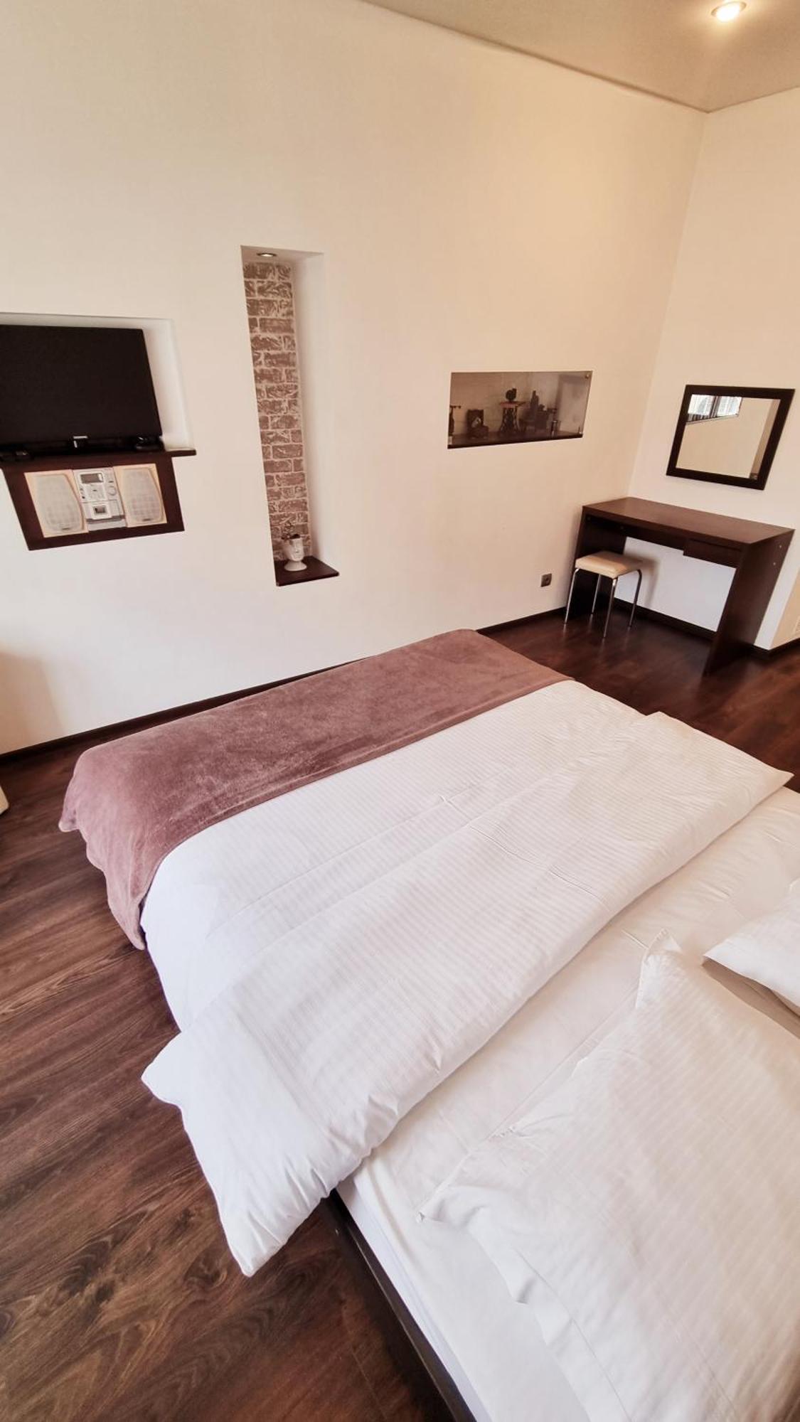 Apartment Mitskevycha Square 5 Lviv Kültér fotó